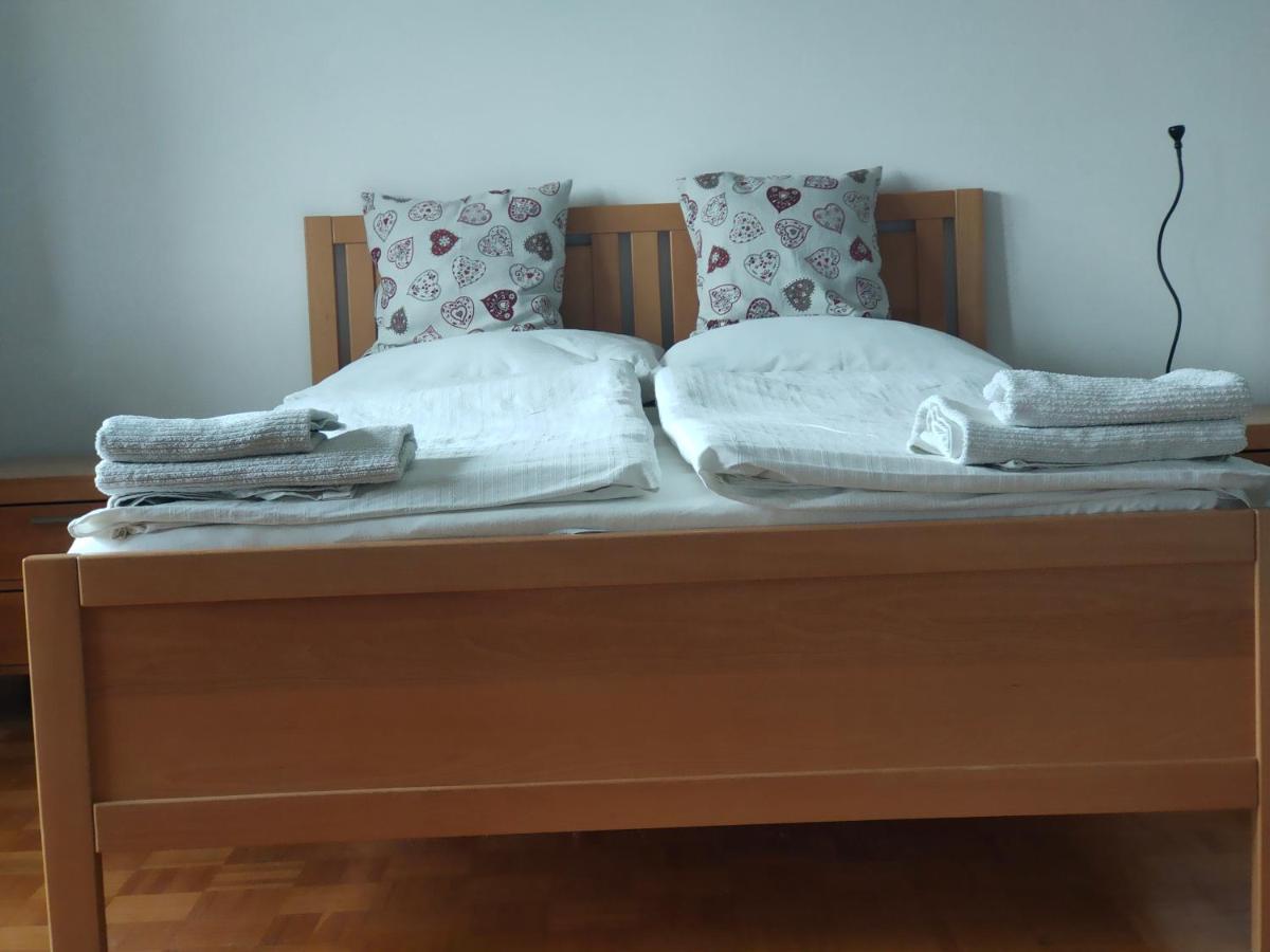 Rooms And Apartment Na Poljani Škofja Loka Eksteriør bilde